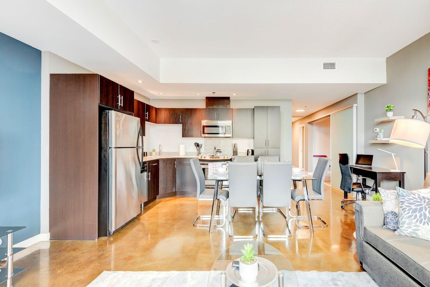 Modern 2Br Condo - King Bed - Downtown City Views YYC 외부 사진